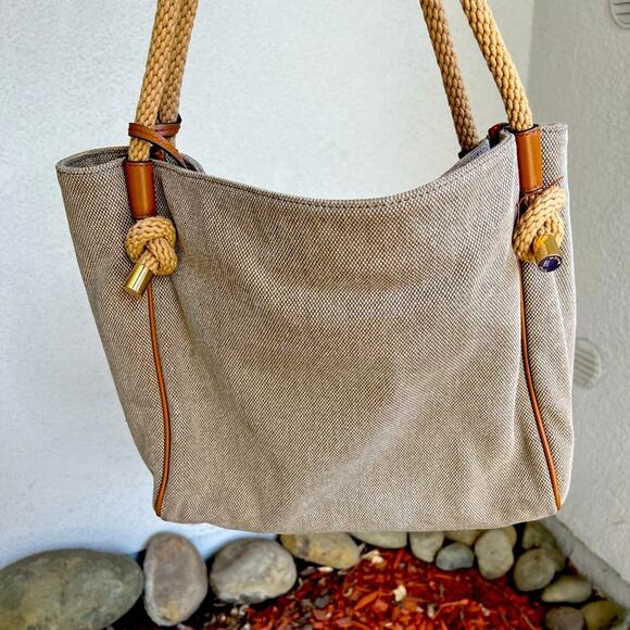 Michael Kors Isla - Picture 2 of 4